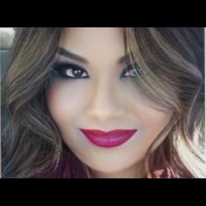 TOP-RATED SELLER! POSH MENTOR! BOUTIQUE CERTIFIED!